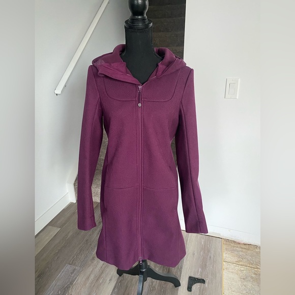 Lululemon City Softshell *Tweed
Plum Size 6 - Picture 9 of 16